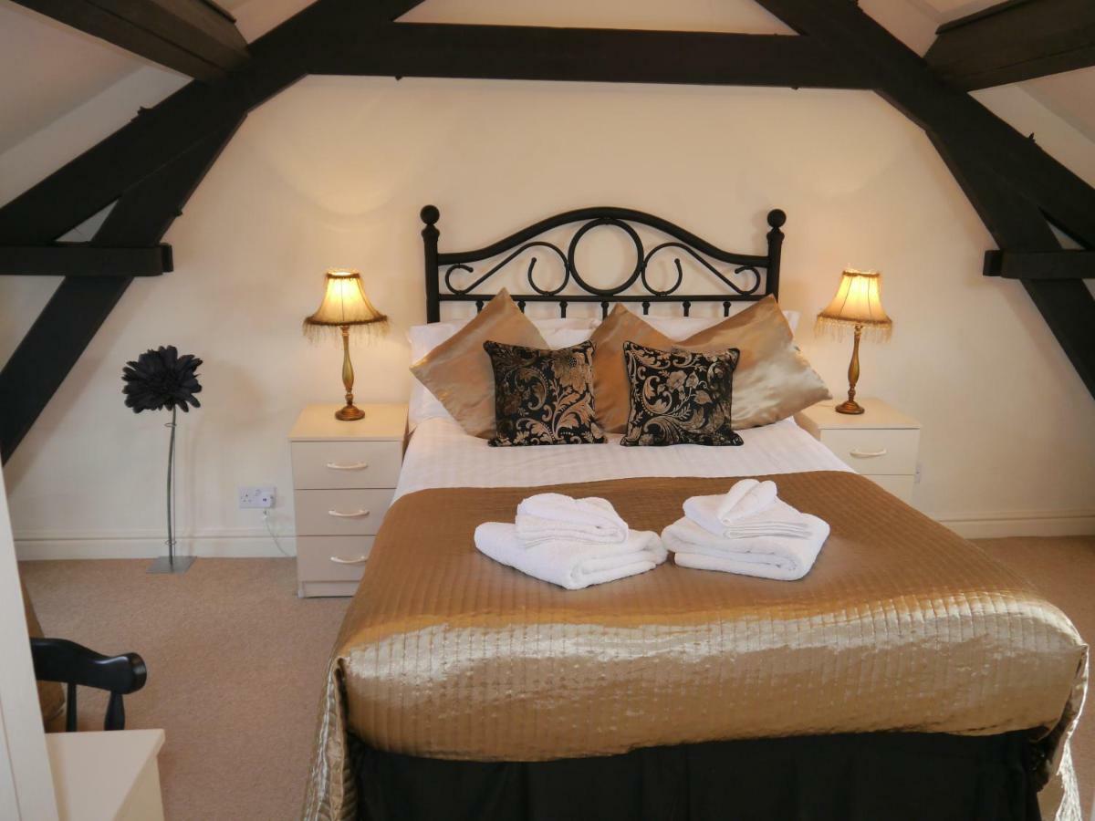 The Shakespeare Lodge - Sleeps Up To 12 - Hot Tub Stratford-upon-Avon Luaran gambar